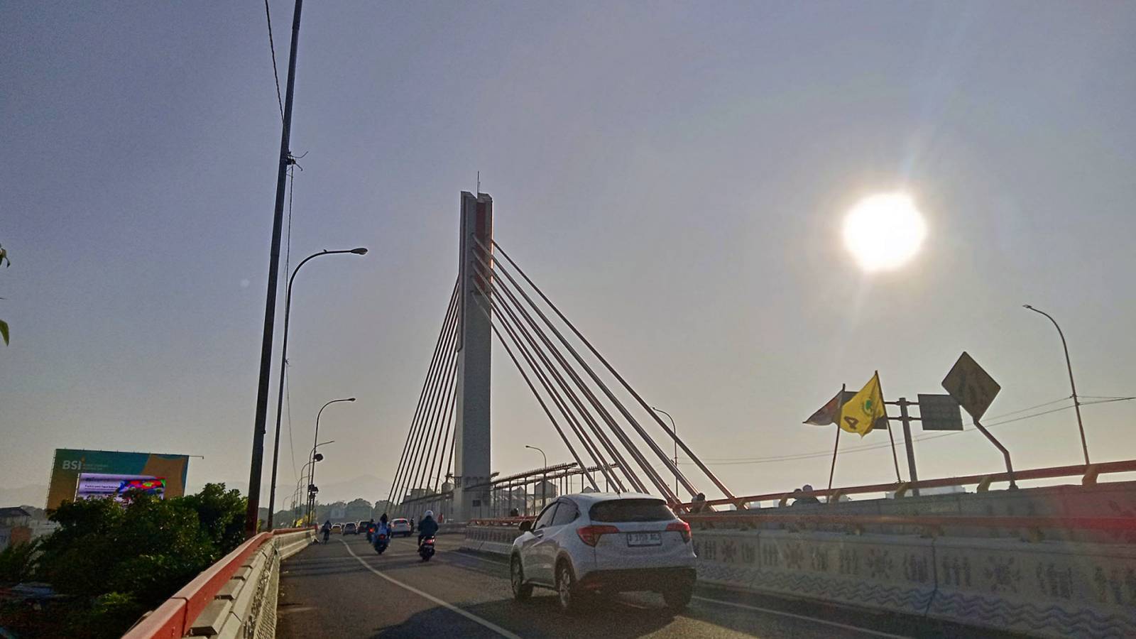 Inpo Ndeke Salmin: Jembatan Wisata yang Menghanyutkan Jiwa Cilacap